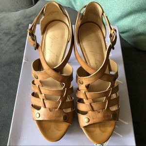 ⏬Marc Fisher Strappy Heeled Sandals